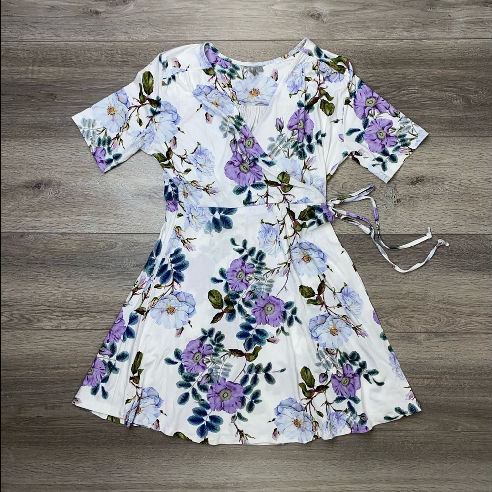 NWOT ASOS Faux Wrap Floral Dress Size 8 White Pruple - Picture 3 of 11